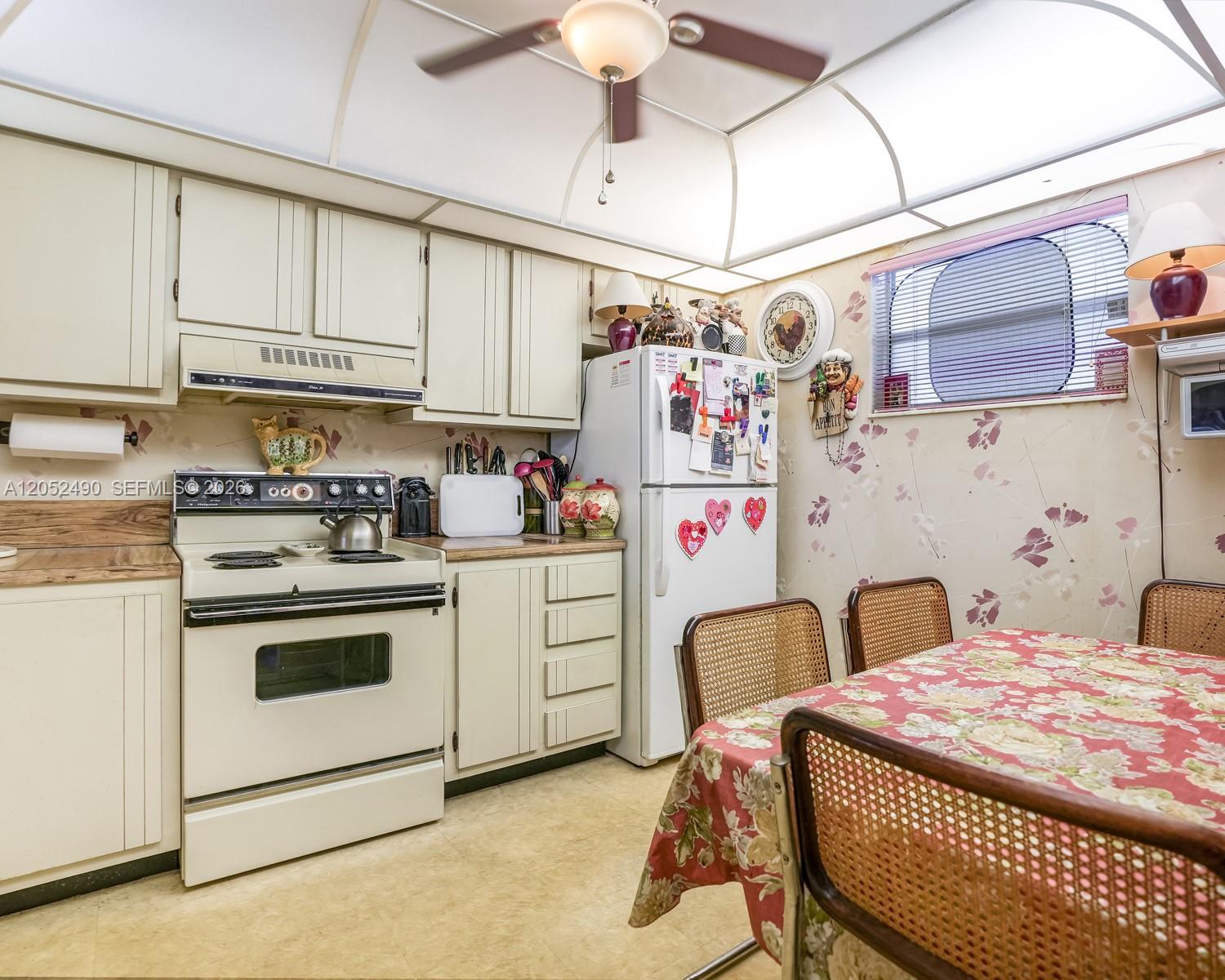 3930 Inverrary Boulevard, Unit 406D Lauderhill, FL 33319 - Photo 8 of 27