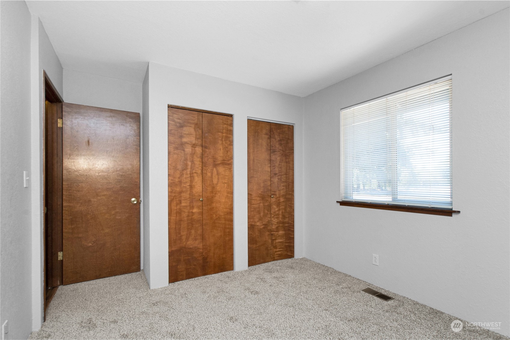 16635 Case Road Southwest Rochester, WA 98579 - Photo 16 of 35 an empty room with windows and closet