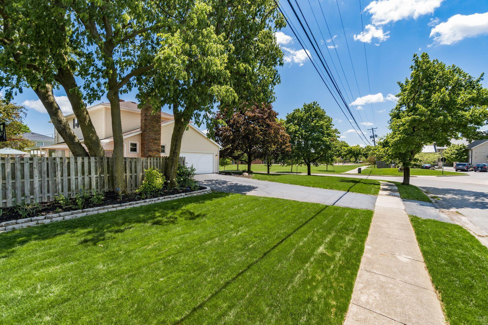 1480 Windham Road Columbus, OH 43220 - Photo 74 of 79 The neighborhood features sidewalks