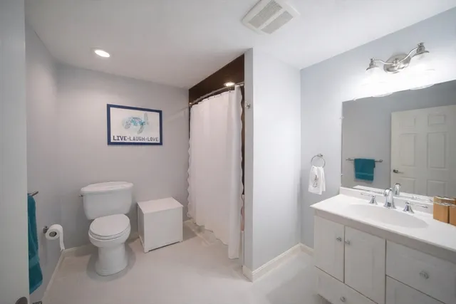 $975,000 | 6 Adams Court, Unit 6, Hingham, MA 02043