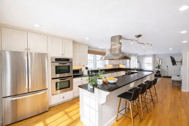 $975,000 | 6 Adams Court, Unit 6, Hingham, MA 02043