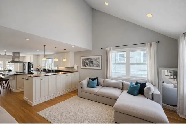 $975,000 | 6 Adams Court, Unit 6, Hingham, MA 02043