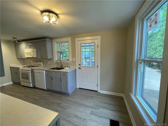 $2,500 | 477 Main Street, Cromwell, CT 06416