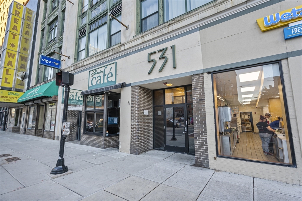 531 Main Street, Unit 403M Worcester, MA 01608 - Photo 1 of 39 a view of a building with door