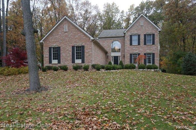 565 Timber Ridge Drive Highland, MI 48357 - Photo 3 of 55 Great Curb Appeal