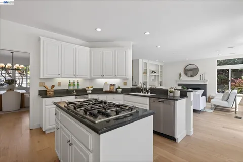 $2,598,000 | 25 Crown Valley Court, Danville, CA 94506