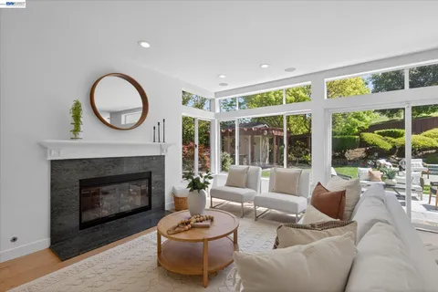 $2,598,000 | 25 Crown Valley Court, Danville, CA 94506