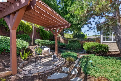 $2,598,000 | 25 Crown Valley Court, Danville, CA 94506