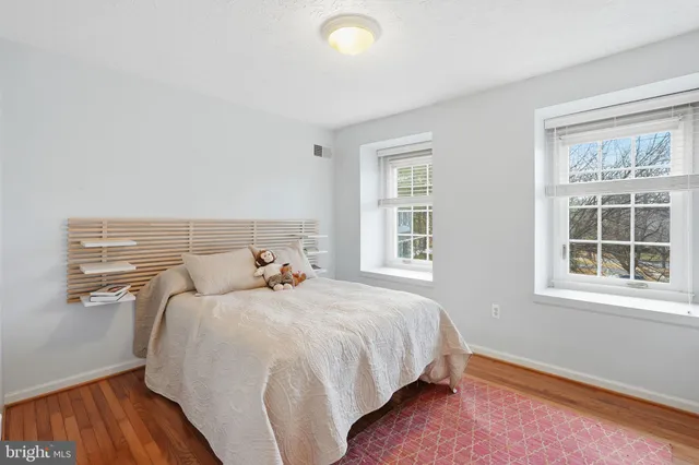 a view of a workspace with furniture