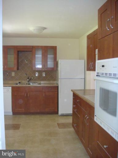 6712 Old Stage Road Rockville, MD 20852 - Photo 4 of 16 Kitchen