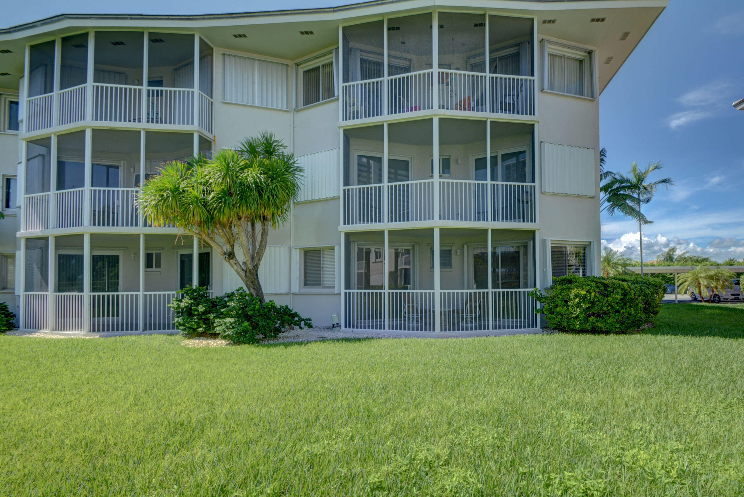 2730 Banyan Road, Unit B1 Boca Raton, FL 33432 - Photo 19 of 35 Exterior View of Back of the Unit 2