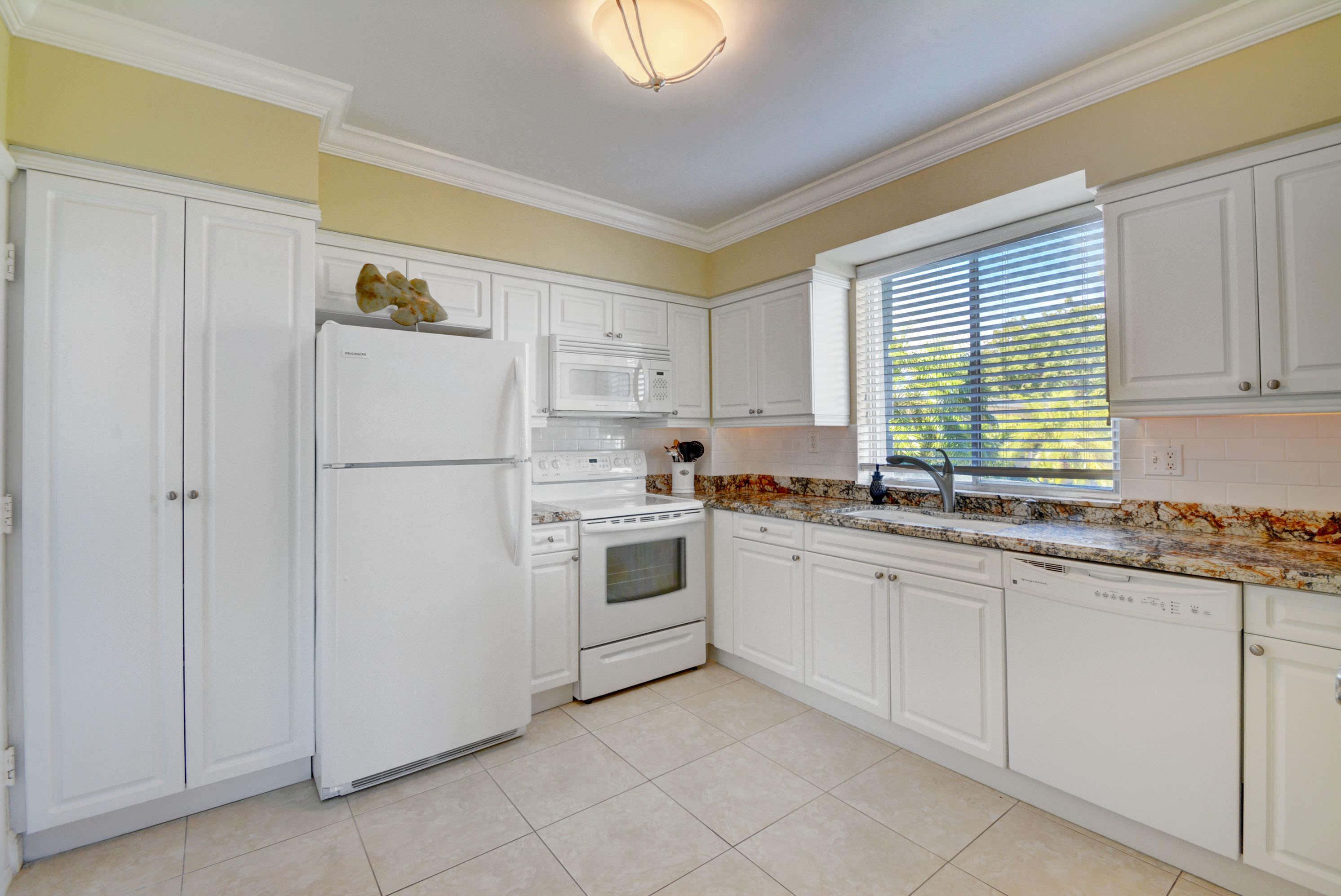 2730 Banyan Road, Unit B1 Boca Raton, FL 33432 - Photo 2 of 35 Kitchen 1