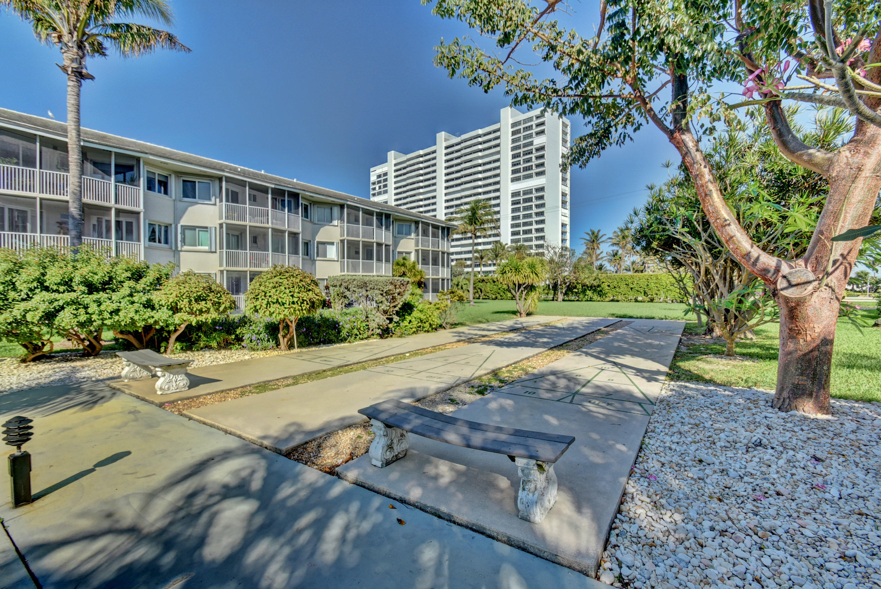 2730 Banyan Road, Unit B1 Boca Raton, FL 33432 - Photo 24 of 35 Shuffleboard Area