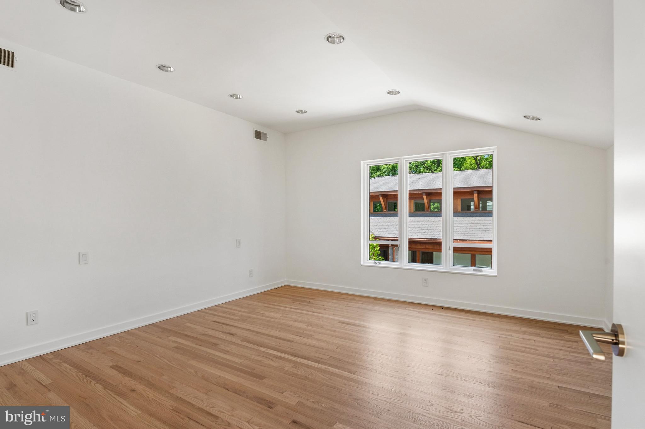 2920 Albemarle Street Northwest Washington, DC 20008 - Photo 33 of 54 Bedroom