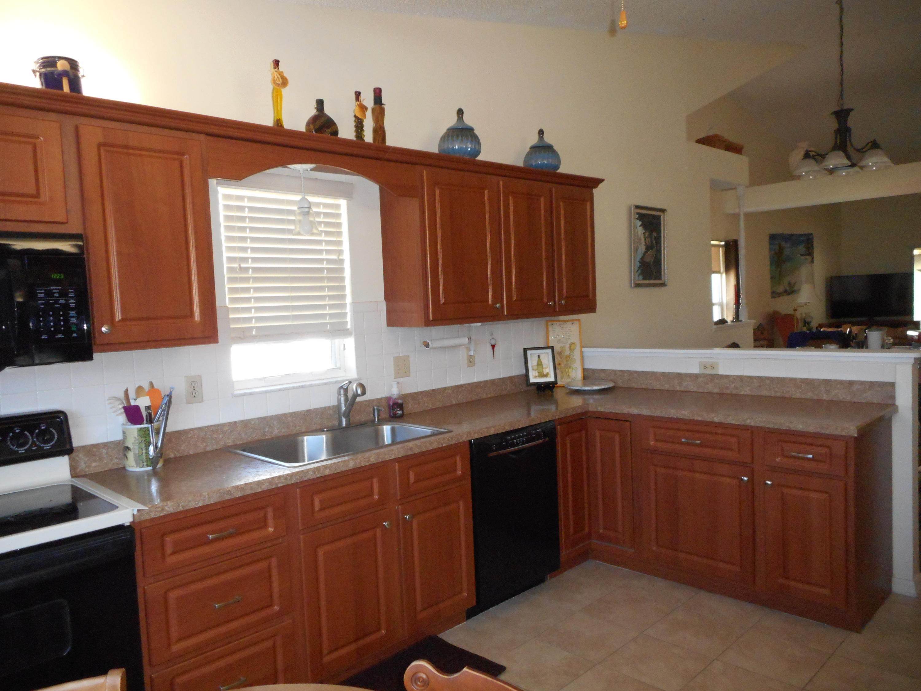4072 Gator Trace Road Fort Pierce, FL 34982 - Photo 6 of 25 Newer cabinets
