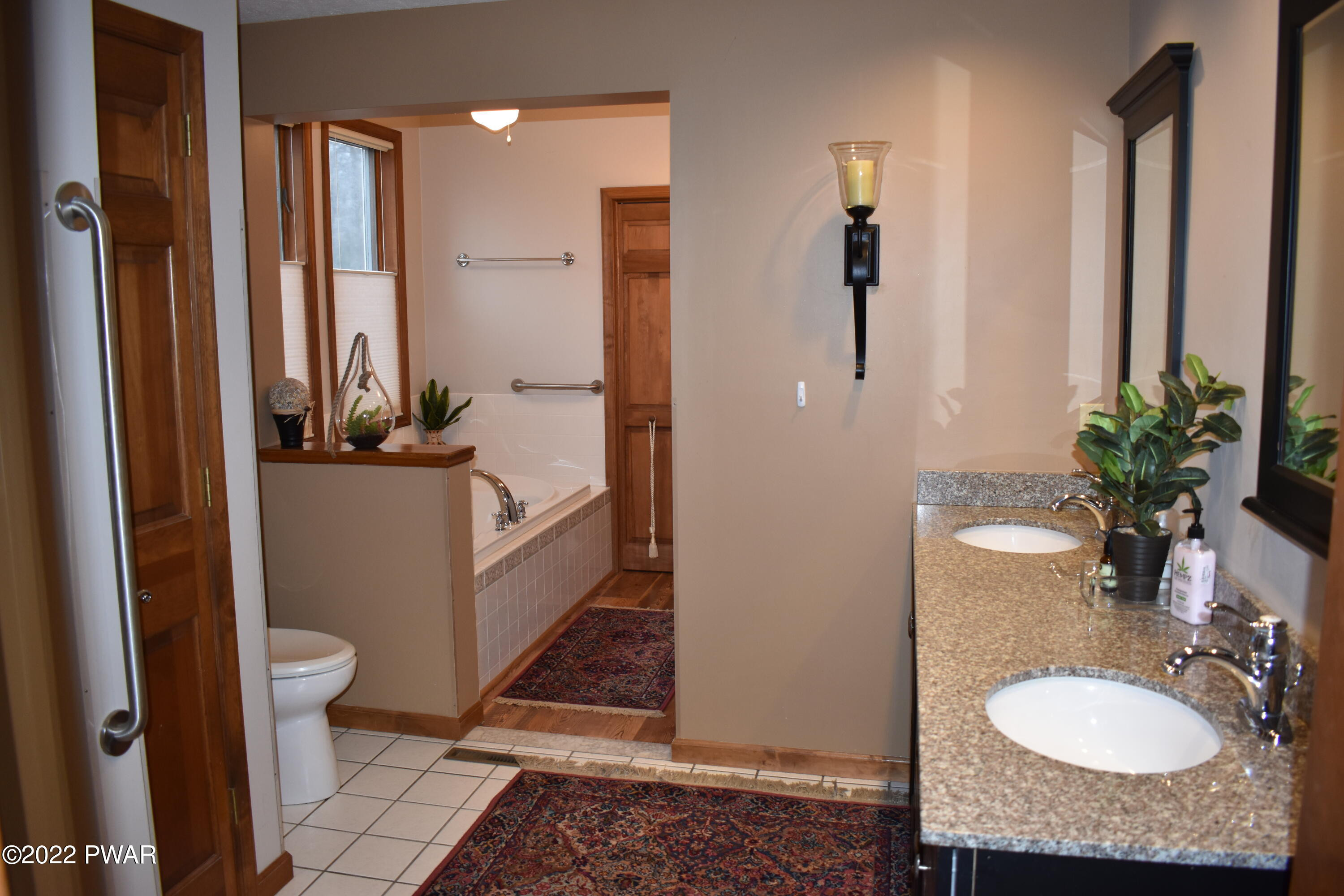 301 Maple Ridge Drive Hawley, PA 18428 - Photo 20 of 34 027