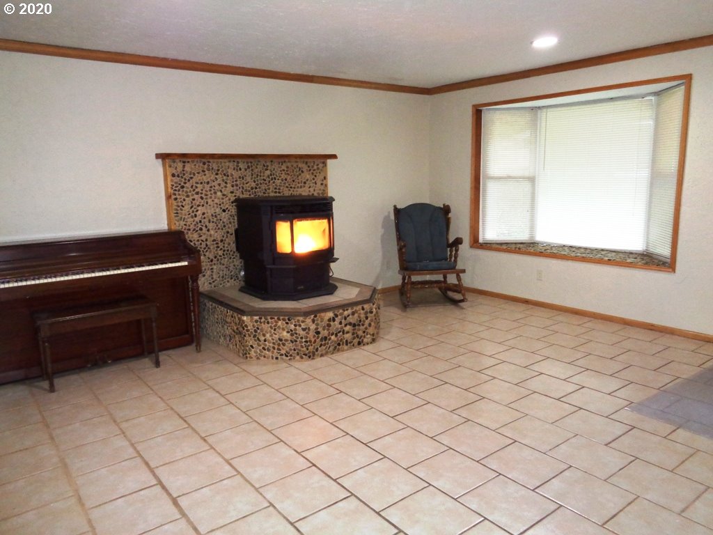 3180 Ridgeway Drive Reedsport, OR 97467 - Photo 3 of 31 Gallery Image 3
