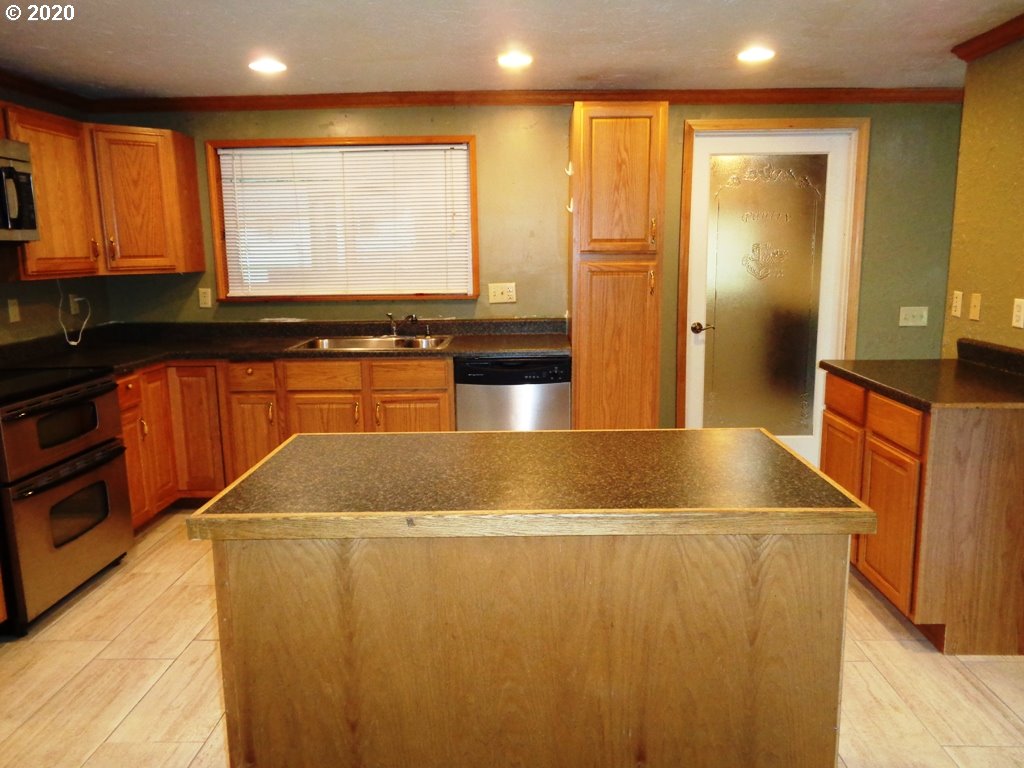 3180 Ridgeway Drive Reedsport, OR 97467 - Photo 7 of 31 Gallery Image 7