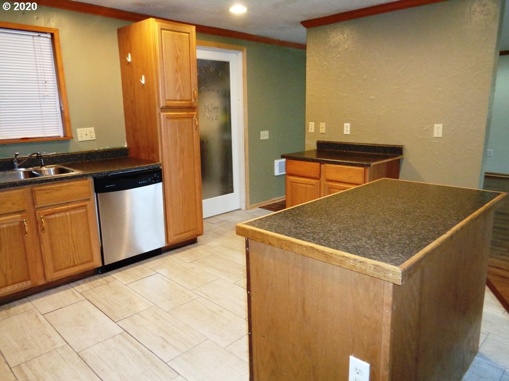 3180 Ridgeway Drive Reedsport, OR 97467 - Photo 8 of 31 Gallery Image 8
