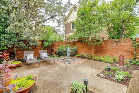 $2,225,000 | 2424 Medford Court West, Fort Worth, TX 76109