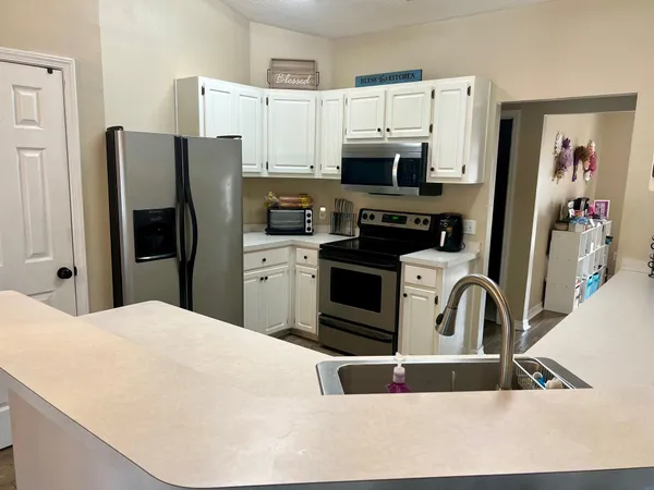 $2,400 | 318 Riverchase Boulevard, Crestview, FL 32536