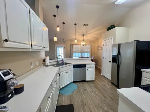 $2,400 | 318 Riverchase Boulevard, Crestview, FL 32536