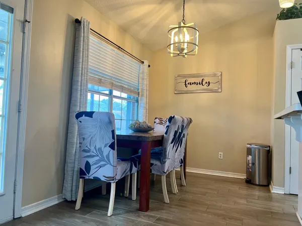 $2,400 | 318 Riverchase Boulevard, Crestview, FL 32536