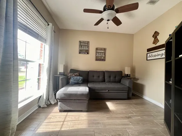 $2,400 | 318 Riverchase Boulevard, Crestview, FL 32536