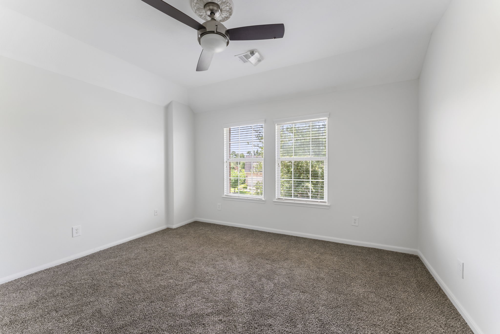 2 Granite Path Place Spring, TX 77389 - Photo 26 of 32