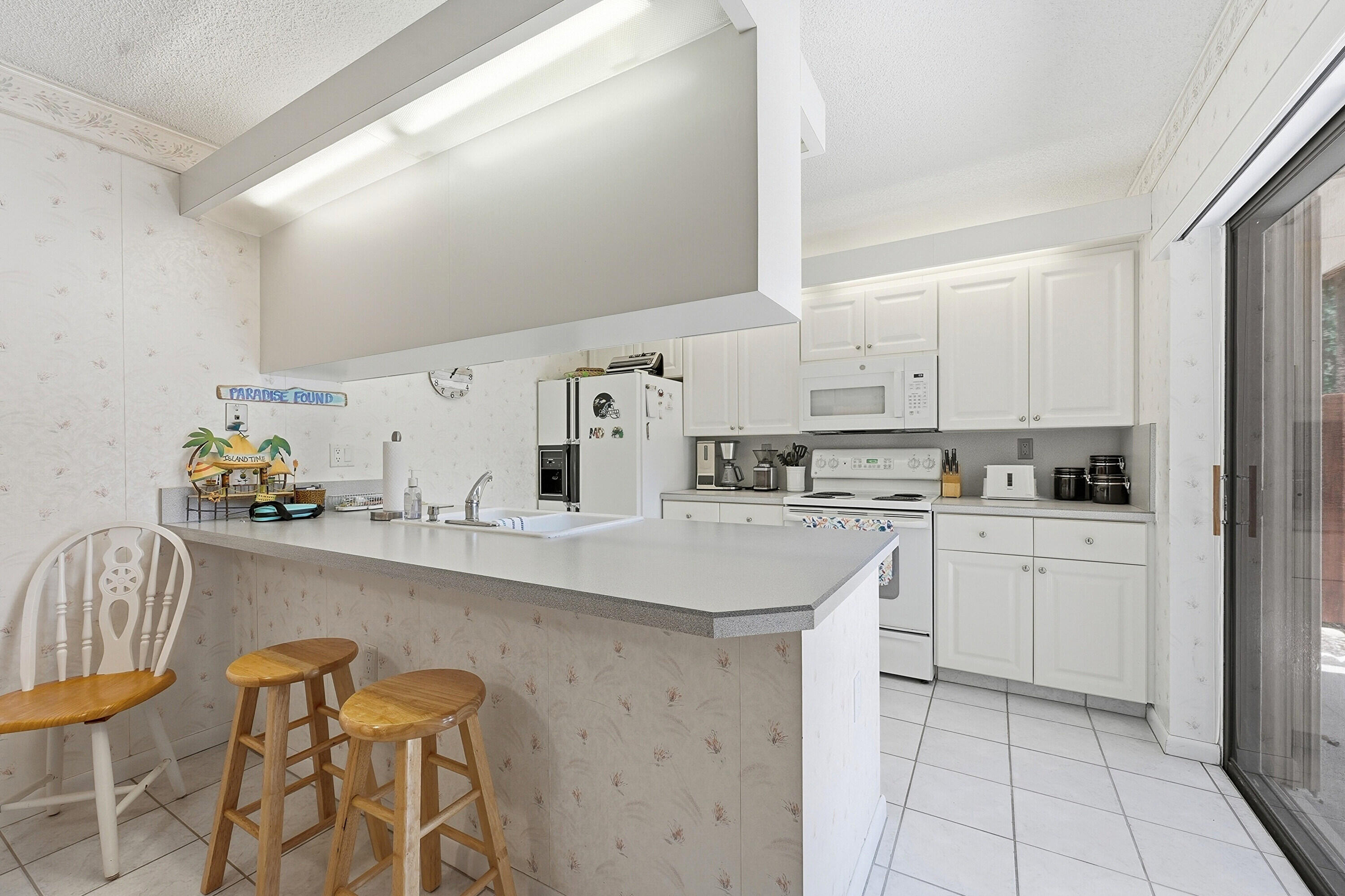 2716 27th Court Jupiter, FL 33477 - Photo 10 of 37 10_022_dsc06547