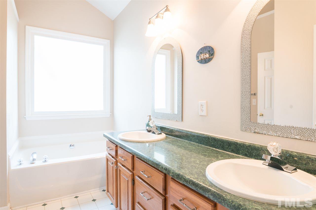 2101 Quail View Trail Raleigh, NC 27604 - Photo 18 of 25