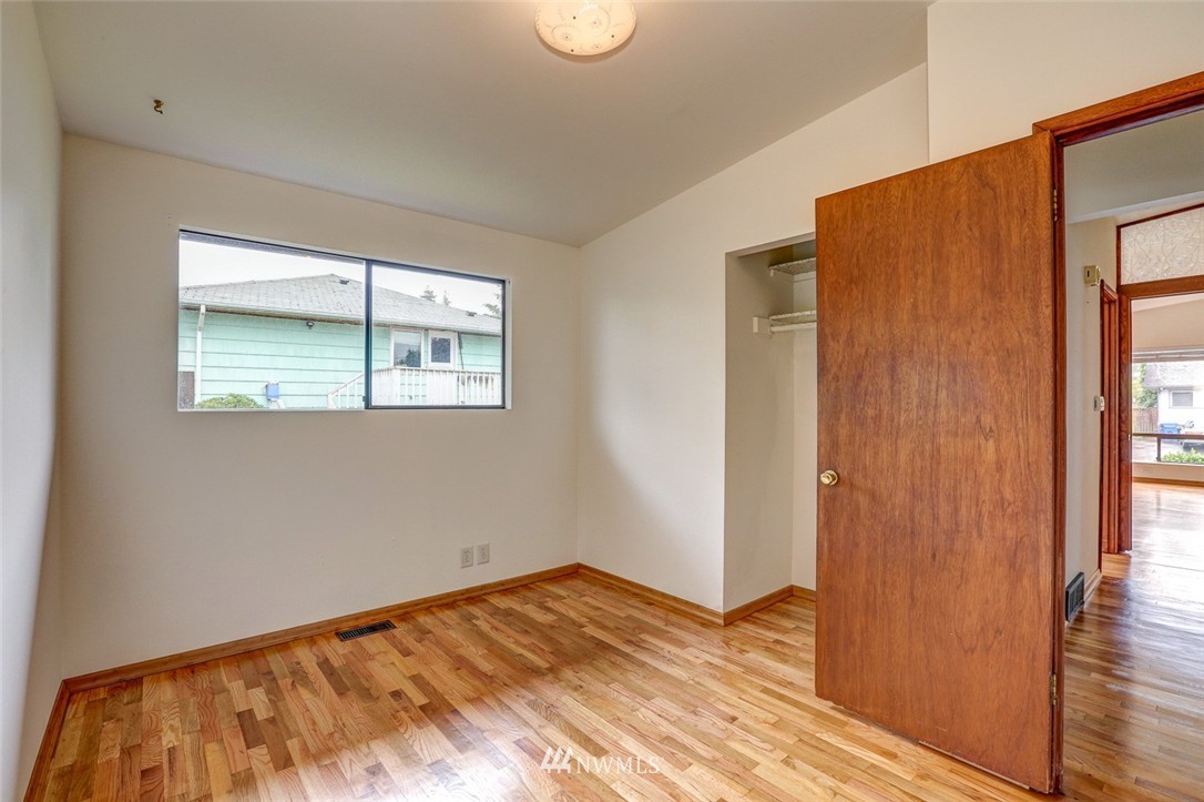10802 Southeast 181st Street Renton, WA 98055 - Photo 11 of 24
