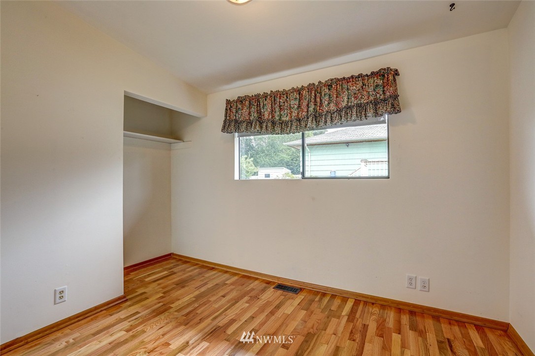 10802 Southeast 181st Street Renton, WA 98055 - Photo 12 of 24