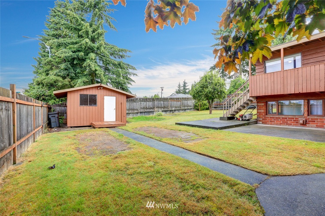 10802 Southeast 181st Street Renton, WA 98055 - Photo 20 of 24