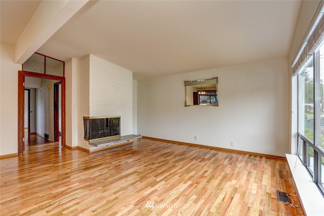 10802 Southeast 181st Street Renton, WA 98055 - Photo 3 of 24