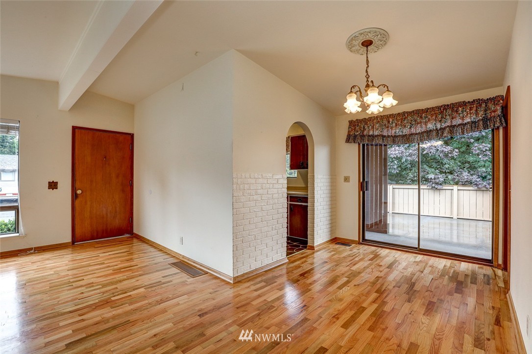 10802 Southeast 181st Street Renton, WA 98055 - Photo 5 of 24