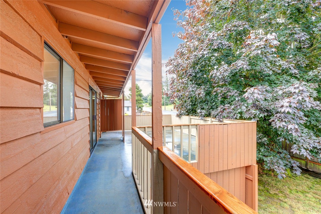 10802 Southeast 181st Street Renton, WA 98055 - Photo 7 of 24