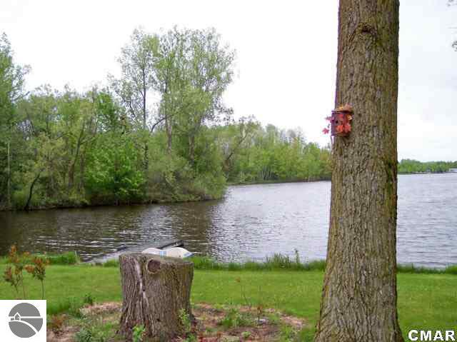 3528 Roe Court Weidman, MI 48893 - Photo 13 of 20 1772089-12.JPG