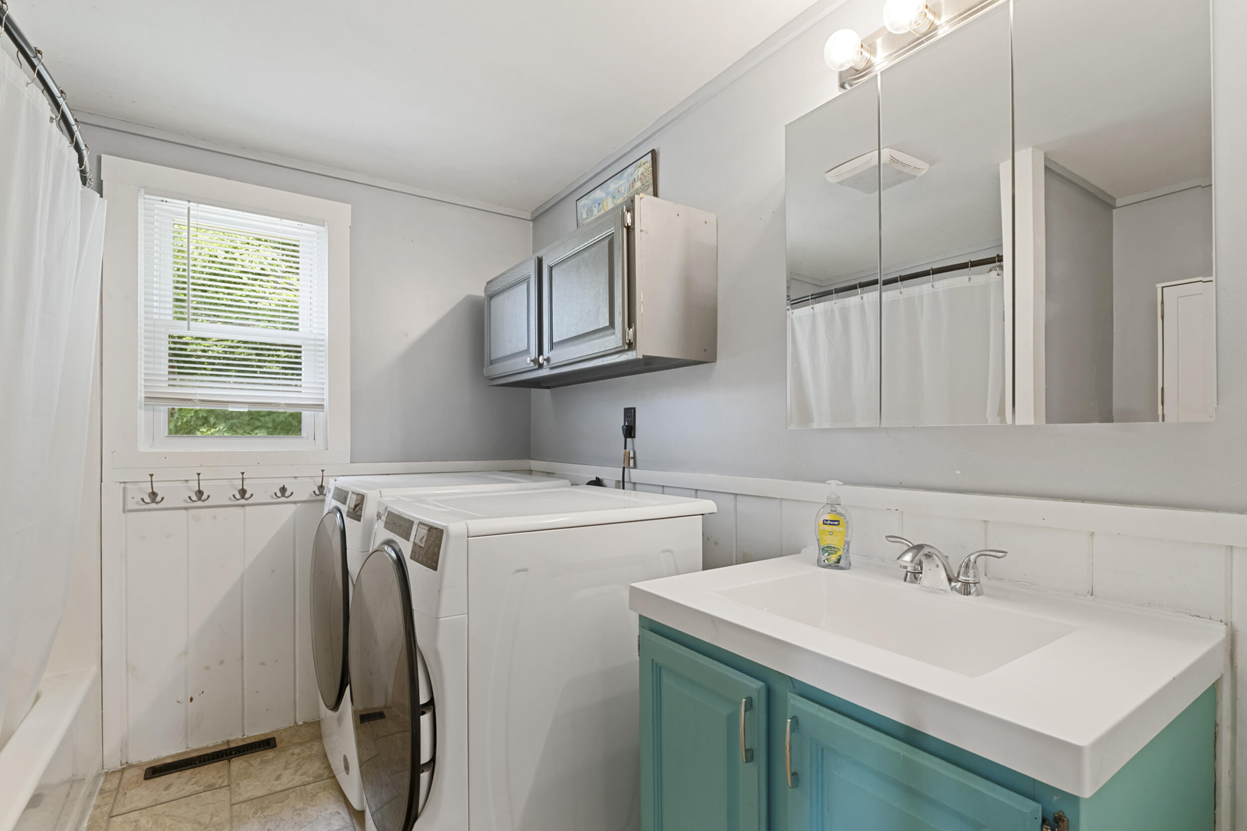 256 Belgrade Road Mount Vernon, ME 04352 - Photo 27 of 47 256_belgrade_rd-interior-14