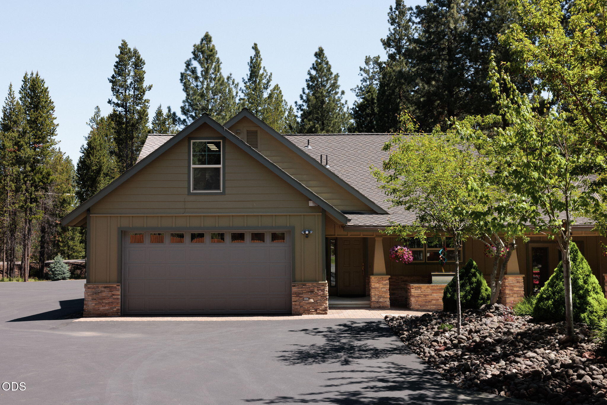 16969 Spring River Road Bend, OR 97707 - Photo 5 of 53