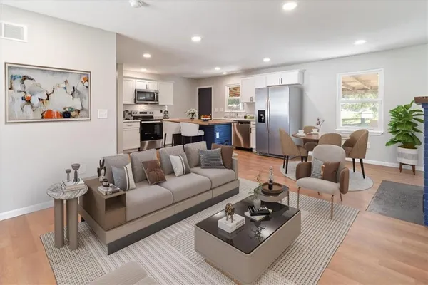 $279,000 | 181 Southeast 13th Highway, Warrensburg, MO 64093