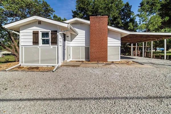 $279,000 | 181 Southeast 13th Highway, Warrensburg, MO 64093