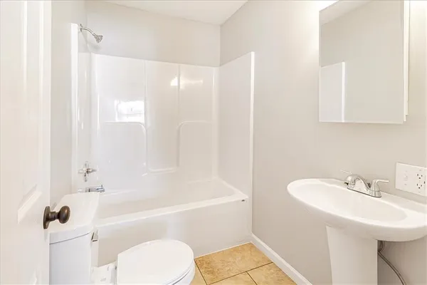 $279,000 | 181 Southeast 13th Highway, Warrensburg, MO 64093