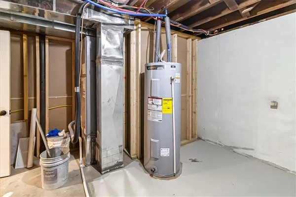 $279,000 | 181 Southeast 13th Highway, Warrensburg, MO 64093