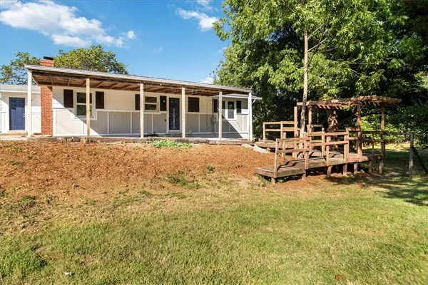 $279,000 | 181 Southeast 13th Highway, Warrensburg, MO 64093