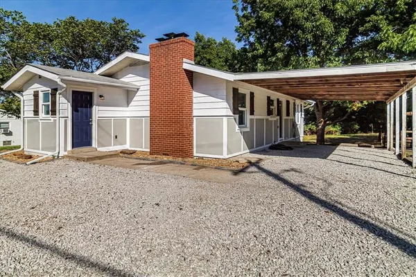 $279,000 | 181 Southeast 13th Highway, Warrensburg, MO 64093