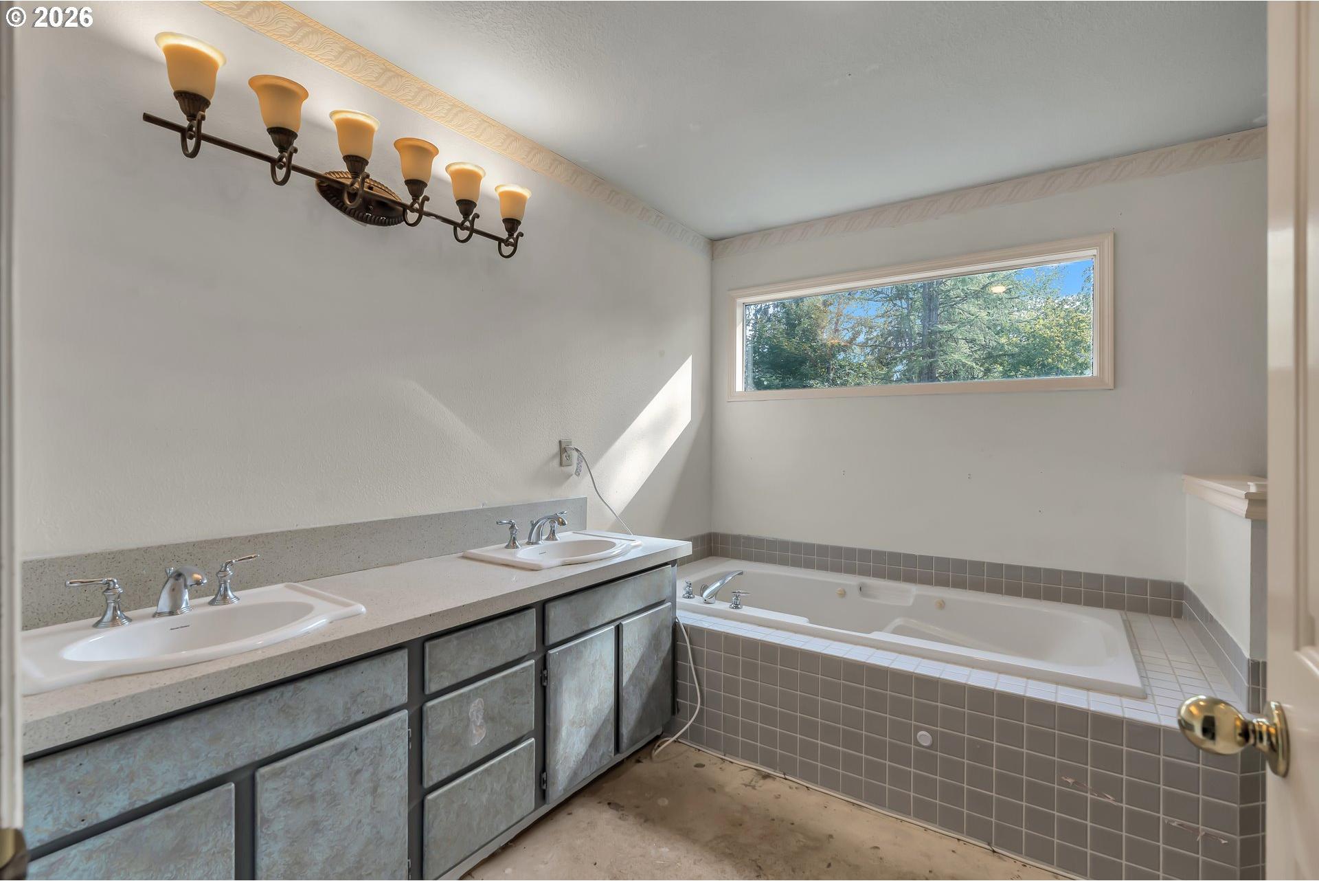 706 Southwest Colony Drive Portland, OR 97219 - Photo 30 of 48 Gallery Image 30