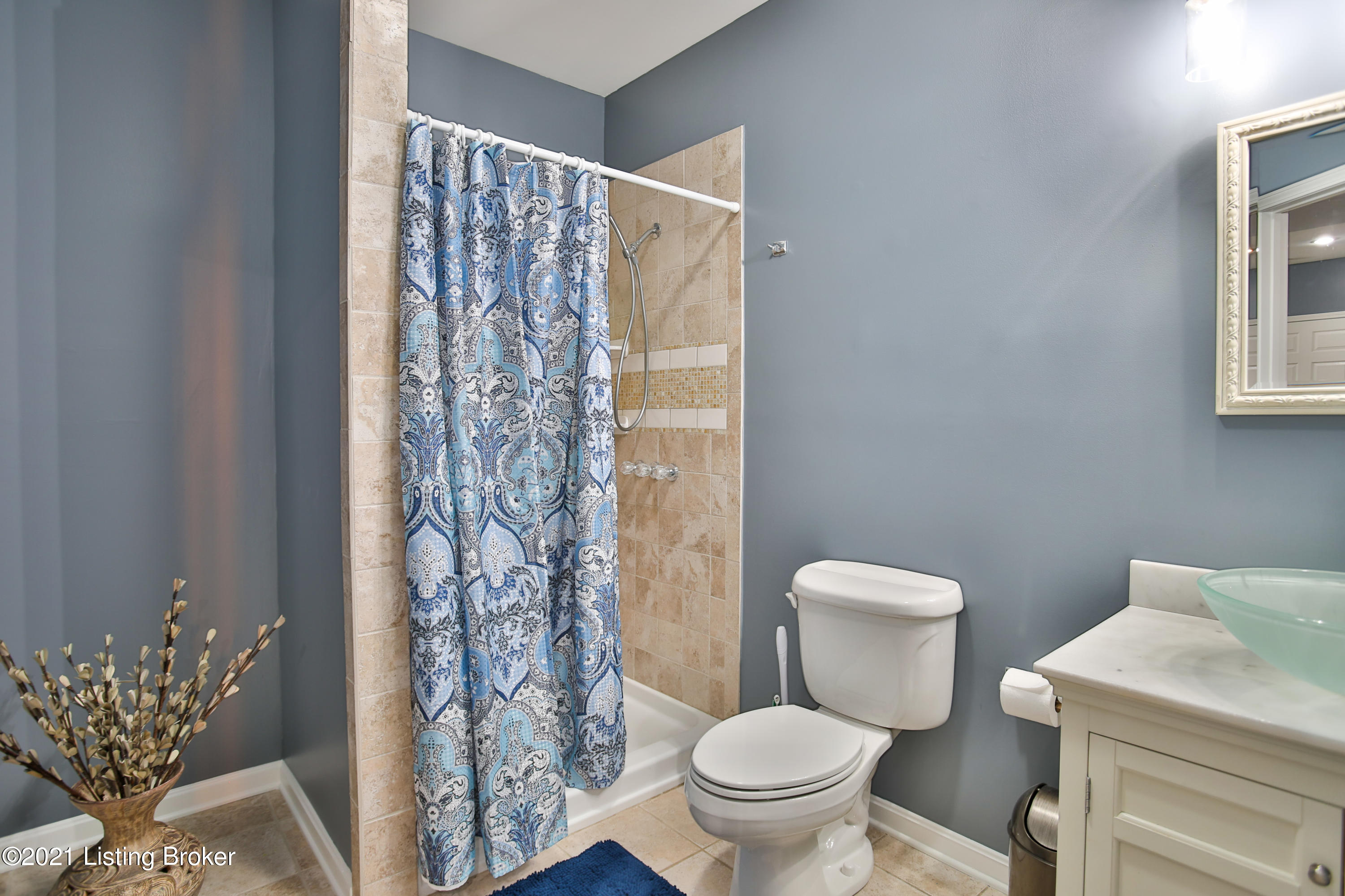 10123 Rimfire Road Louisville, KY 40291 - Photo 37 of 46 Full bathroom in lower level