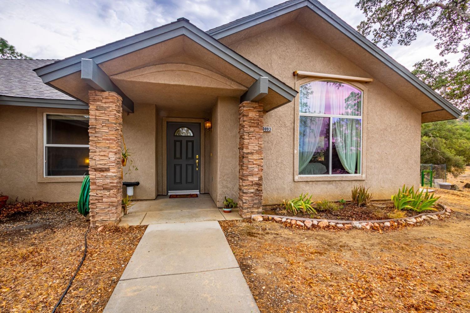 30093 Revis Road Coarsegold, CA 93614 - Photo 3 of 48 Gallery Image 3