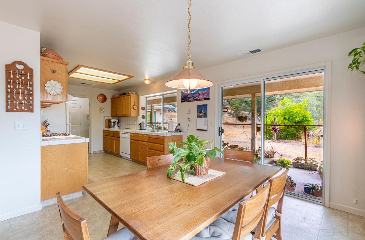 30093 Revis Road Coarsegold, CA 93614 - Photo 10 of 48 Gallery Image 10